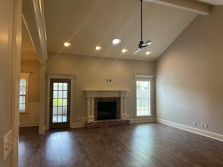 4561 Amelia Cir — Photo 11
