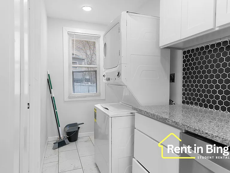 38 Seminary Ave — Photo 7