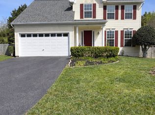 9315 Brandon St, Manassas Park, VA 20111