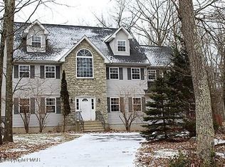 229 Owl Hollow Dr, Tannersville, PA 18372