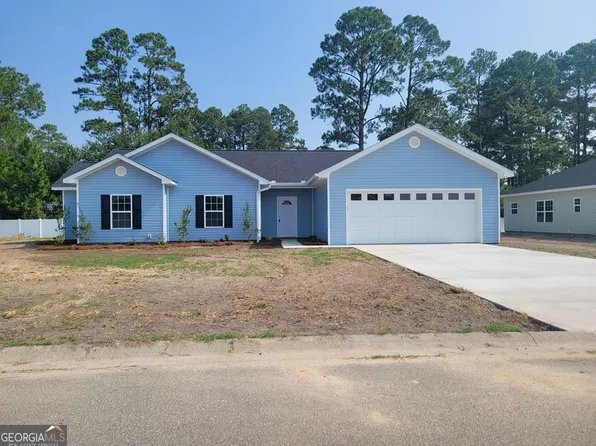 476 Lakeside Cir, Baxley, GA 31513