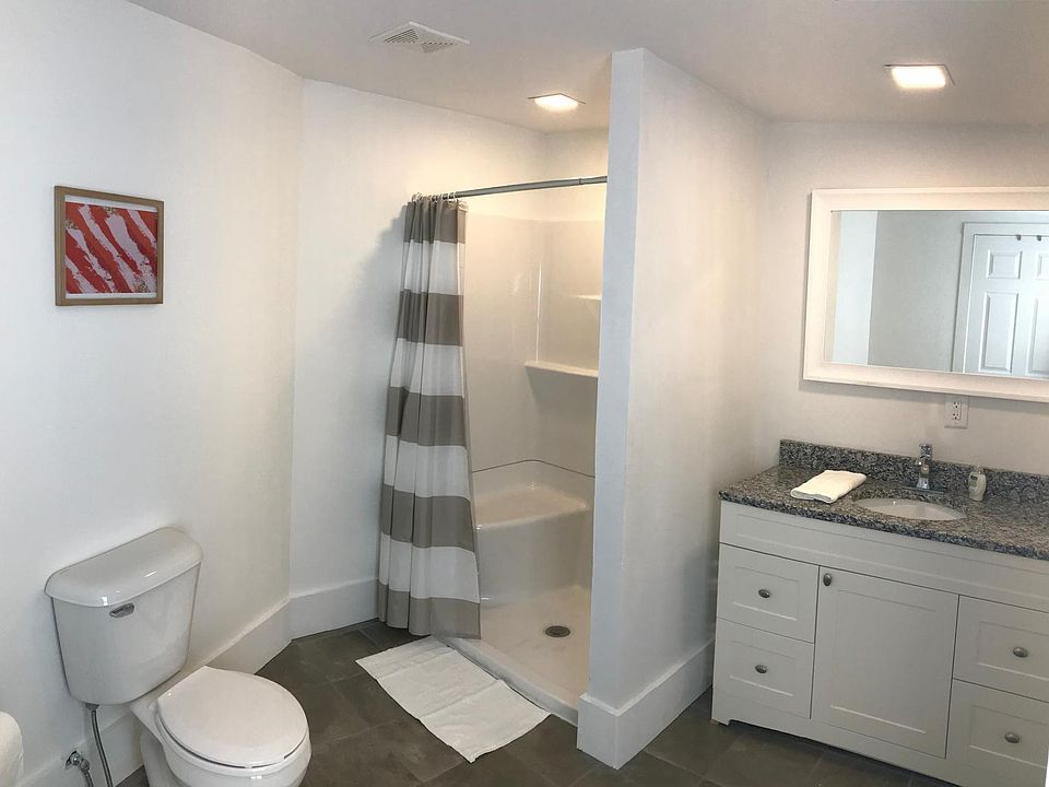 1st image of 909 E 42nd St #B