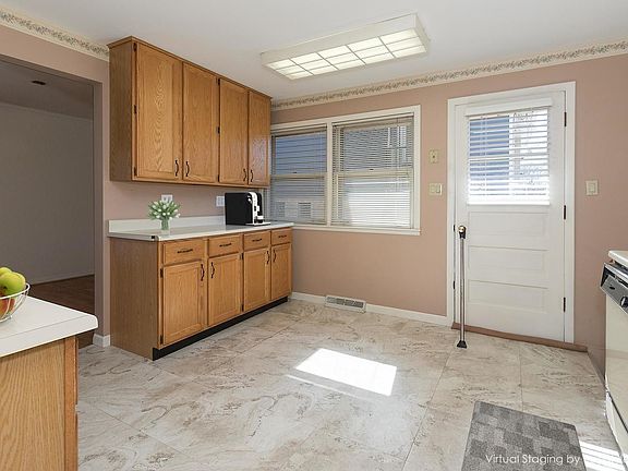4th image of 4438 S Oak Ave