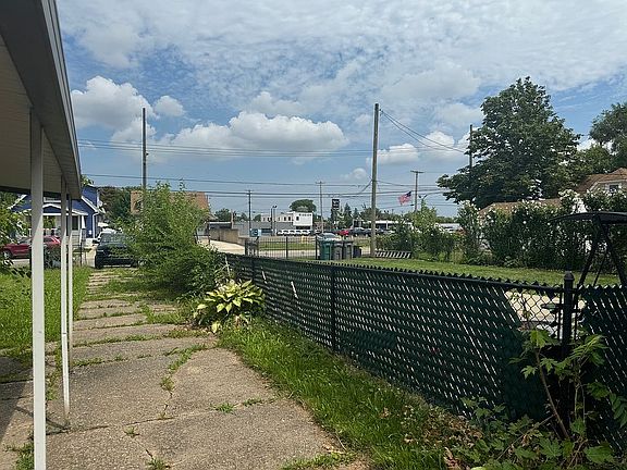 5th image of 4614 Orchard Ave