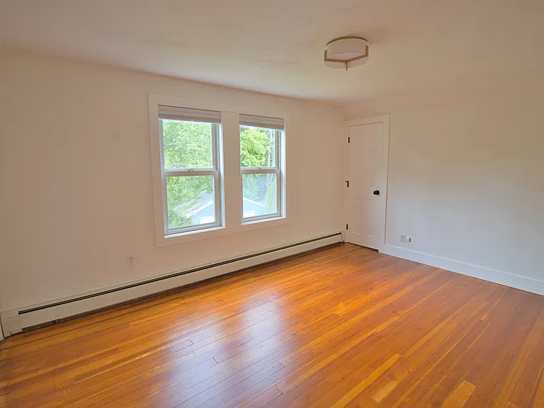 40 Dean Ave — Photo 17