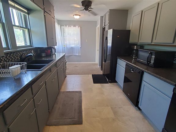 5th image of 421 W 29th St