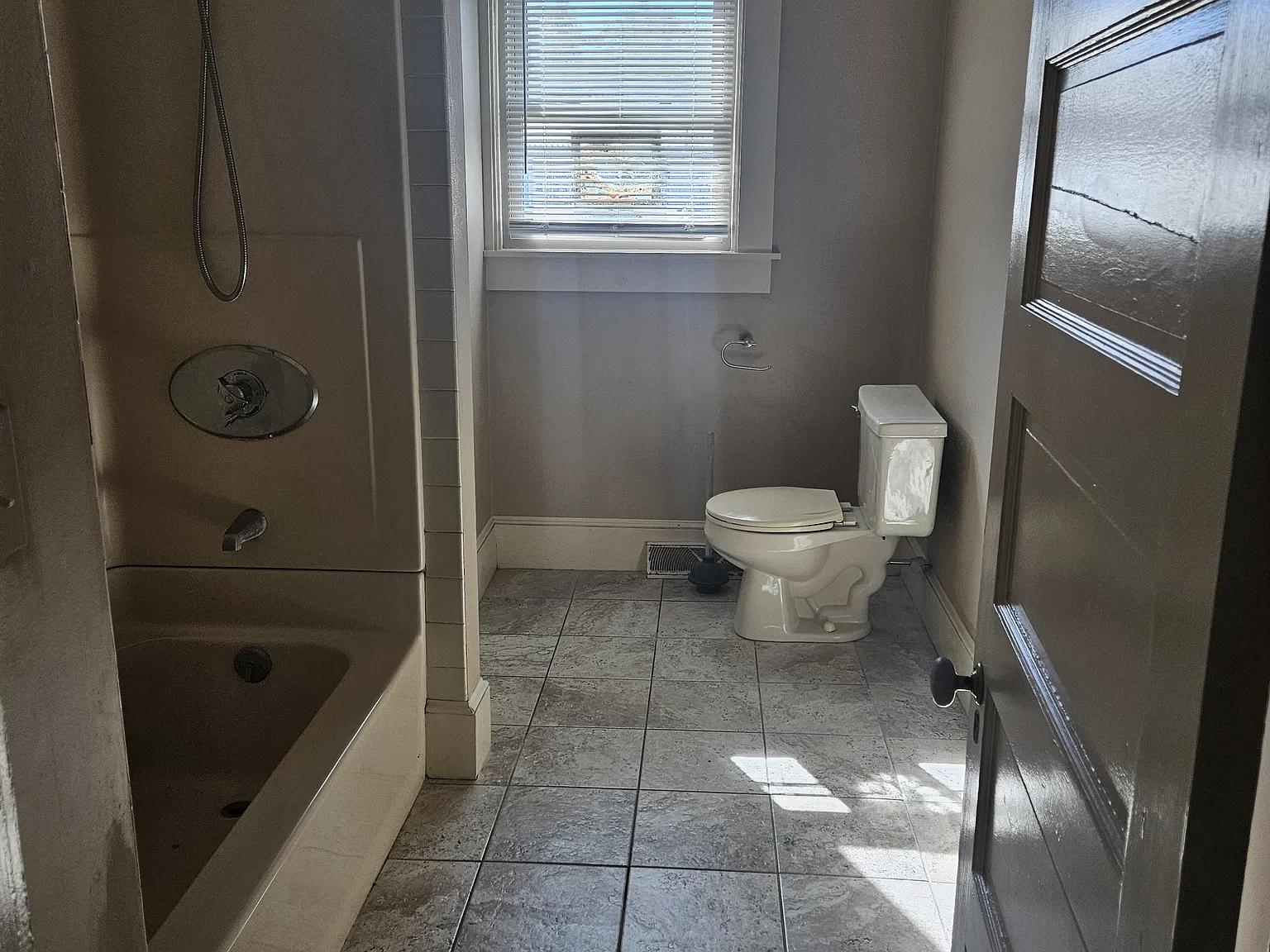 3 bed, $2,800 — Photo 4