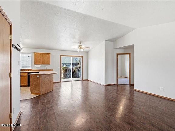 4th image of 215 W Chippewa Dr