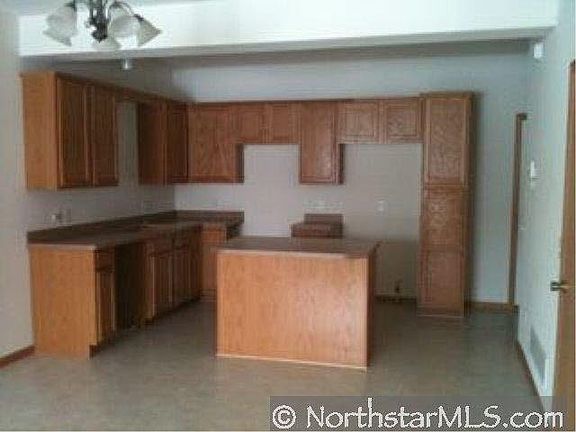 4th image of 12146 Xylite Street NE
