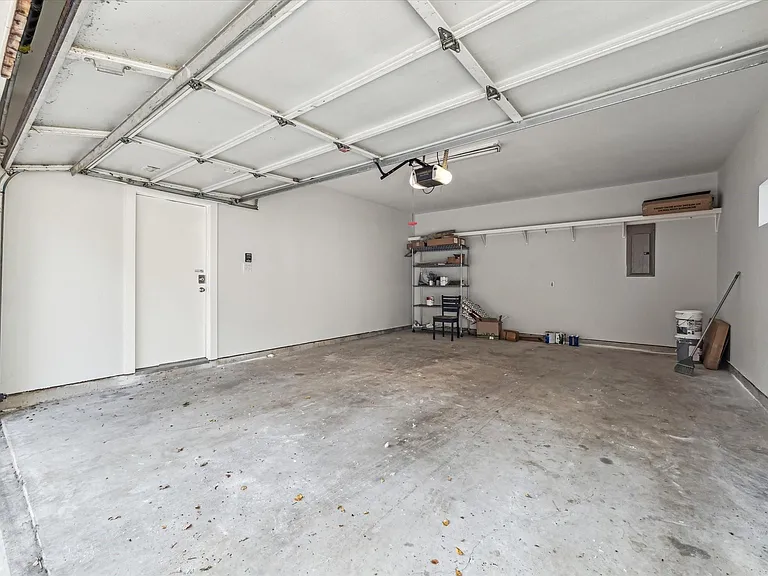 9710 Riddlewood Ln — Photo 26