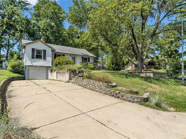 5530 N Spruce Ave, Kansas City, MO 64119