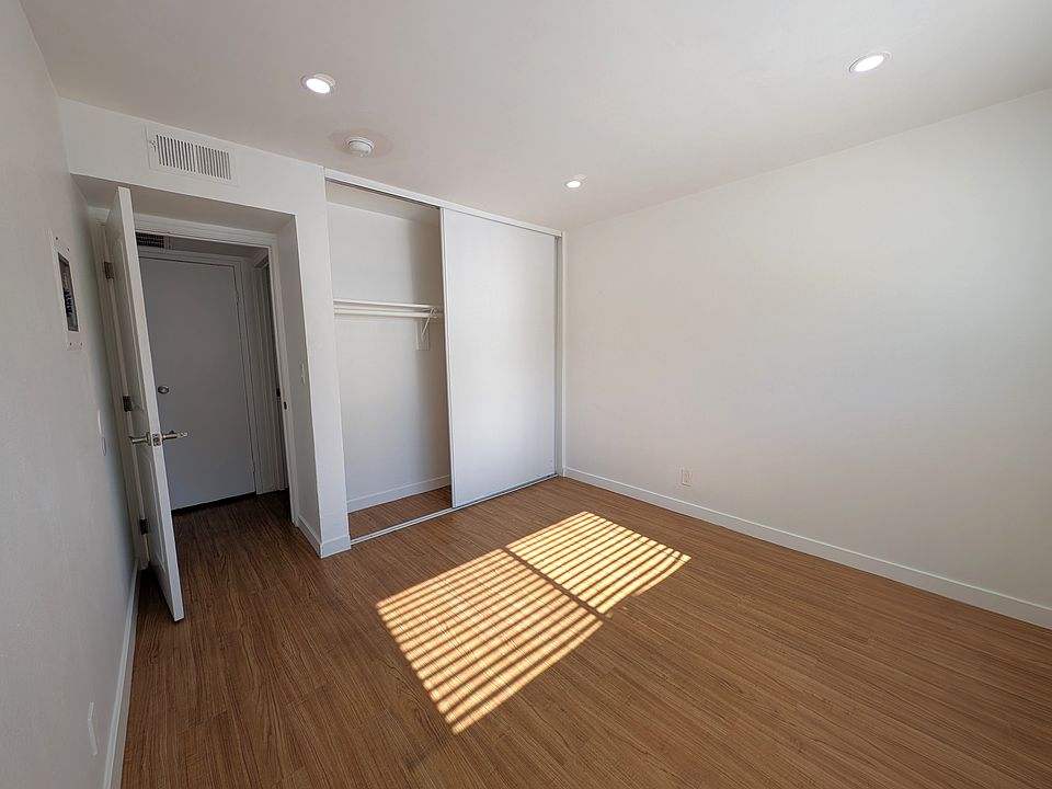 Left bedroom