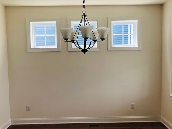 3rd image of 10 Russell Square Dr #0