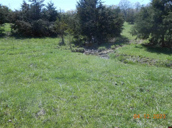 420 Oak Valley Ln, Mountain Home, AR 72653