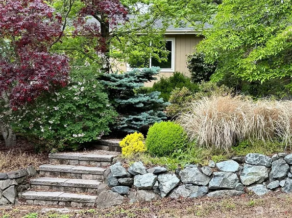 2759 Sun Vista Circle, Clinton, WA 98236