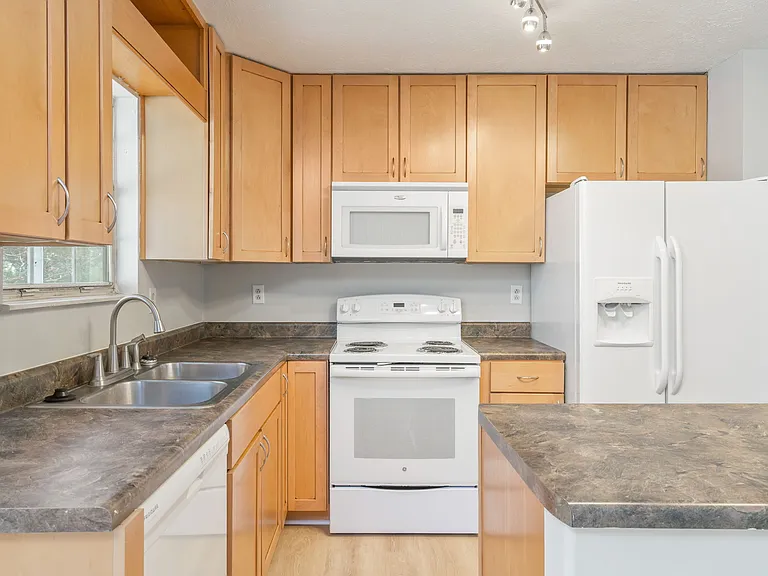 5712 Walden Woods Ct — Photo 26