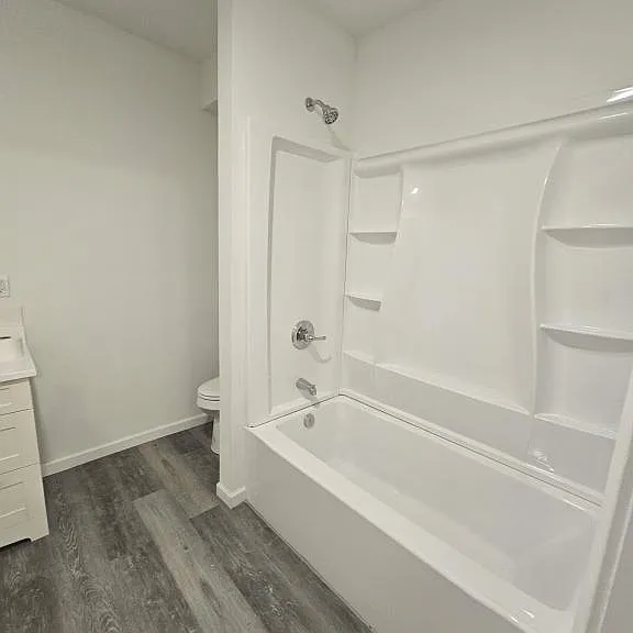325 S Elm St — Photo 10