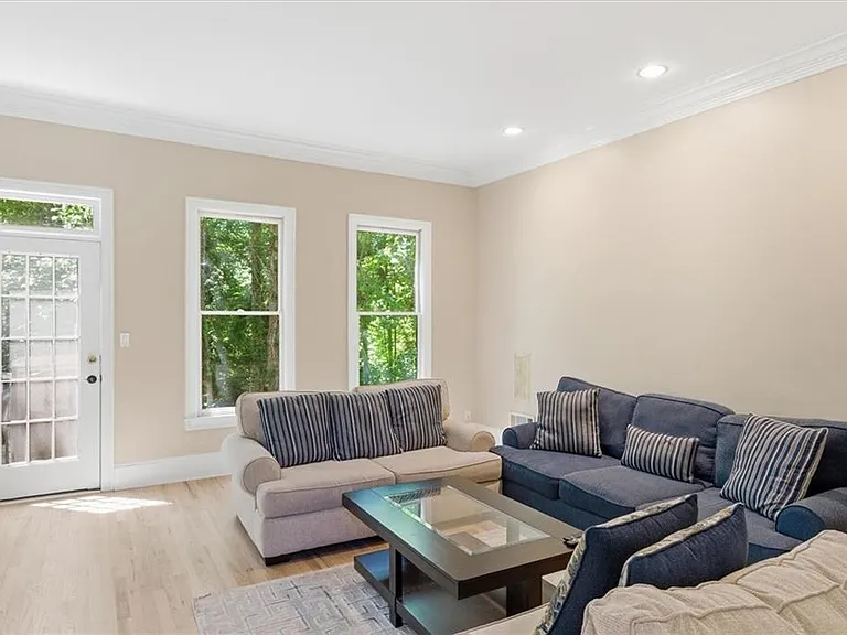 1247 Manor Oaks Ct — Photo 14