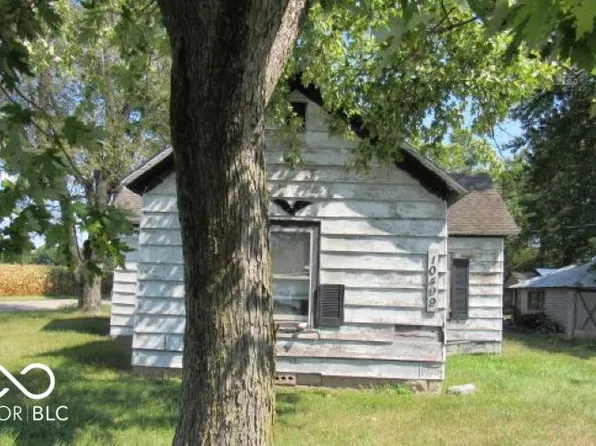 10499 N Baldwin St, Rosedale, IN 47874