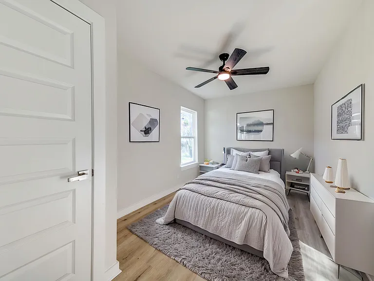 1414 Burleson St — Photo 18