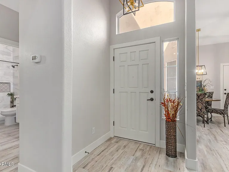 8941 E Maple Dr — Photo 5