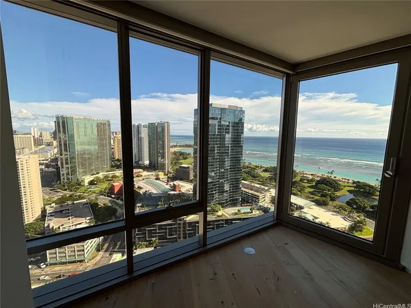 1001 Queen St #3204, Honolulu, HI 96814