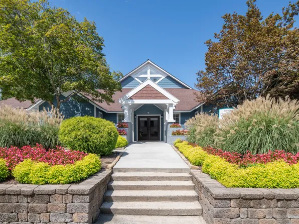 Canopy at Baybrook Apartments