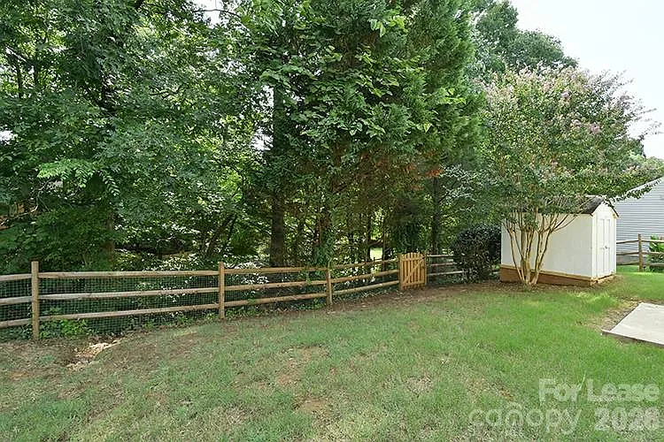 8715 Challenger Dr — Photo 21
