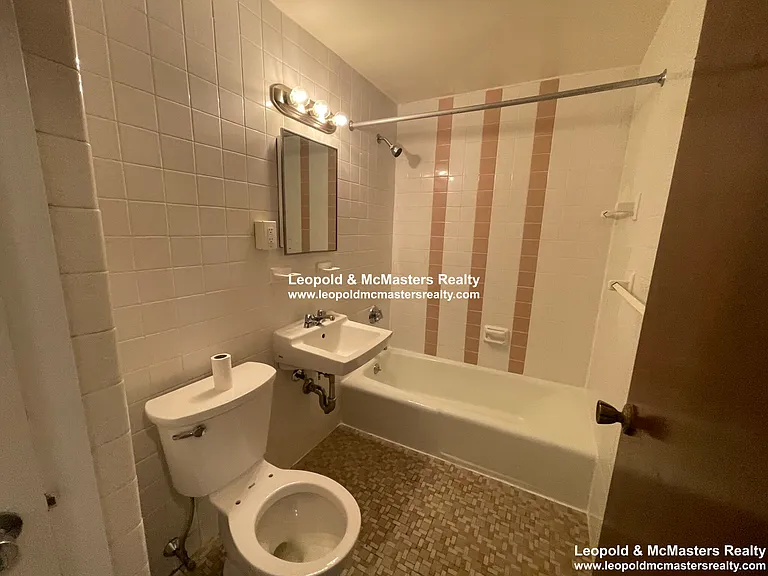South Huntington Apartments — Photo 48