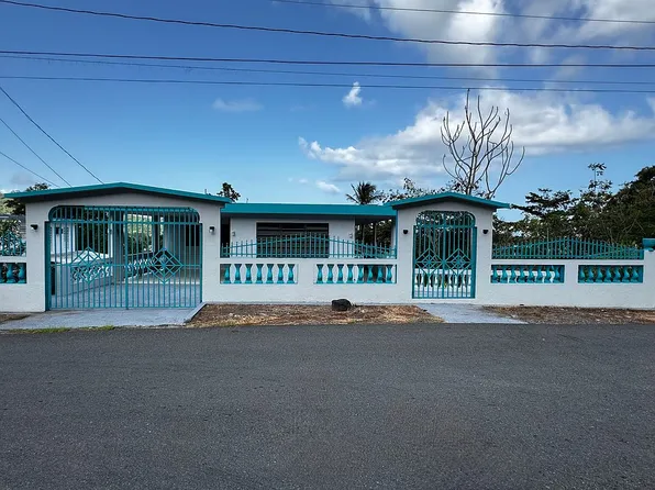 326 Humacao Lirios St, Humacao, PR 00791