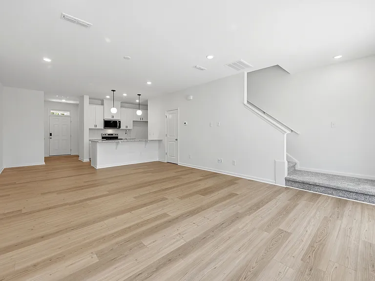 210 Parker Ln — Photo 15