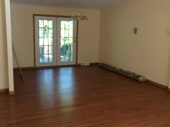 60 Shelton Dr, White Stone, VA 22578