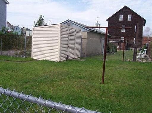 3rd image of 30 Hamlet St