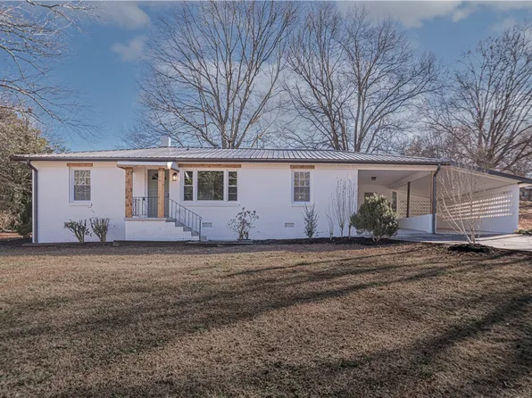 318 Elljean Rd, Easley, SC 29640