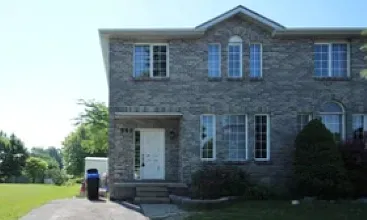 562 Barnsley Cres