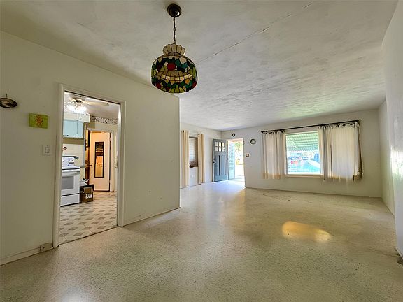 4th image of 1415 NE 17th Avenue
