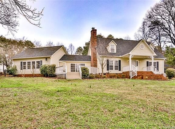 3rd image of 109 Courtney Ln