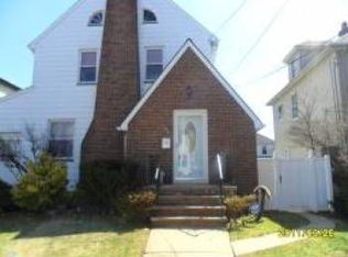 221 Glenwood Rd, Elizabeth, NJ 07208