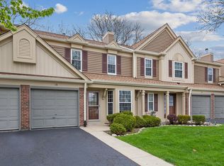 18 Peach Tree Ln, Westmont, IL 60559