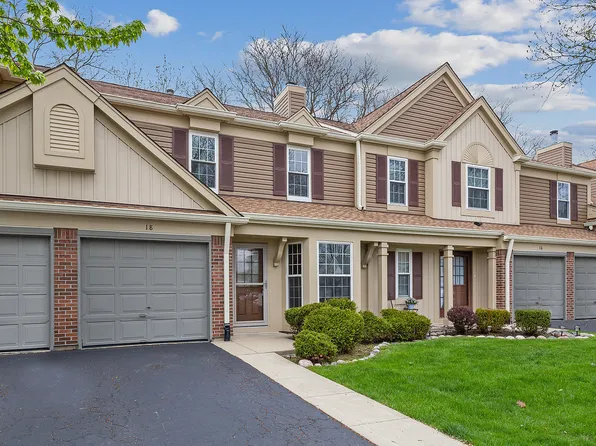 18 Peach Tree Ln, Westmont, IL 60559