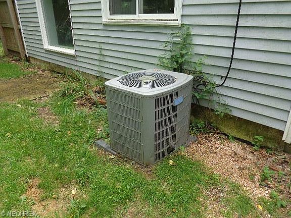 5th image of 217 W Vista Ave