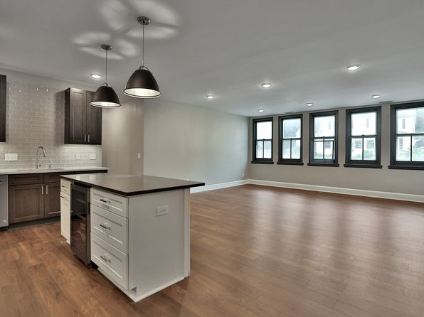 107 Chestnut St E UNIT 203