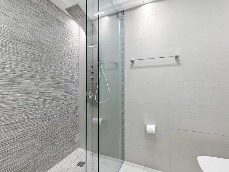 Cond Los Pinos Este 6410 Ave Isla Verde Apt 3A — Photo 20