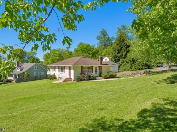48 Central Ave, Long Hill Twp., NJ 07980