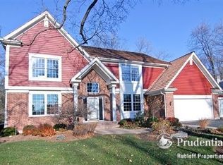 1506 Old Peterson Rd, Libertyville, IL 60048