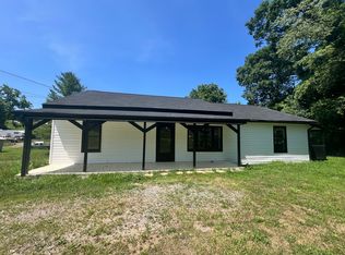 114 Raby St, Canton, NC 28716