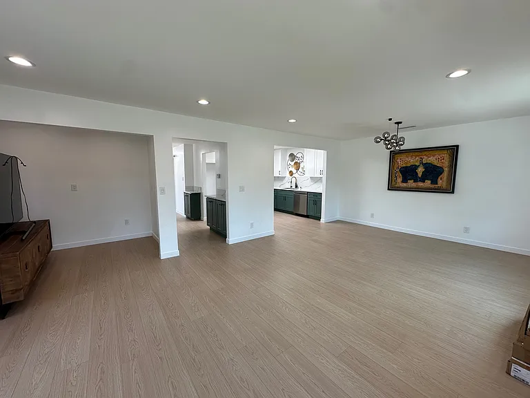 1611 E Glenoaks Blvd #1/5 — Photo 11