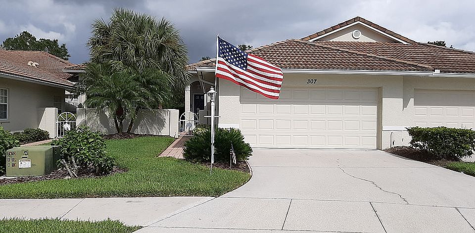 1st image of 307 Auburn Woods Cir
