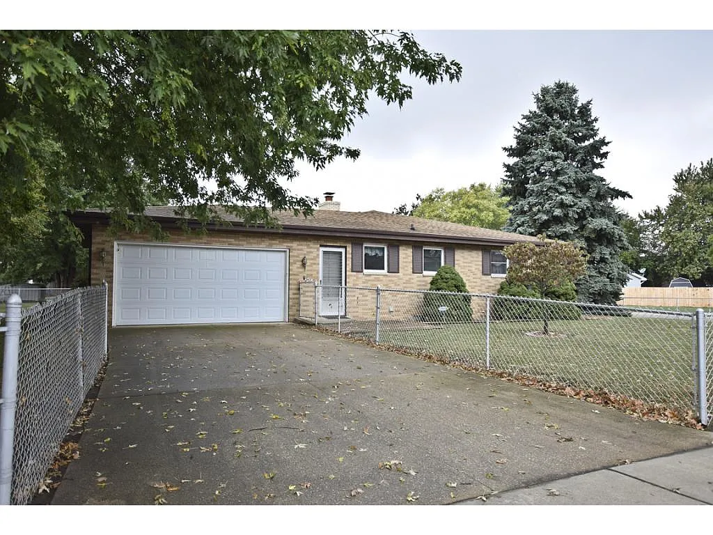 1795 E Hinsdale Ave photo 1