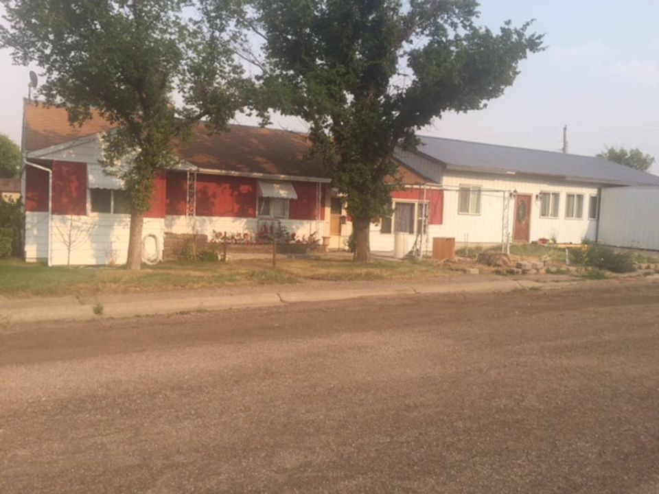 1st image of 305 2nd Ave S